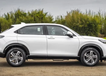 Novo Carro HR-V Touring: O SUV Compacto de Luxo