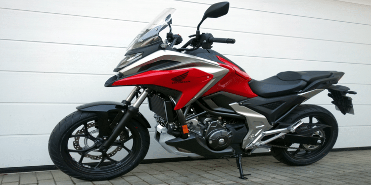Moto que troca de marcha sozinha chega ao Brasil!Г‚В ConheГѓВ§a a Honda NC 750X DCT