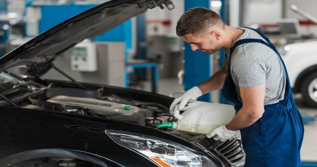 Entenda a importância da manutenção de carros usados! Descubra DICAS para uma compra segura em 2024