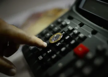 PIB do Brasil cresce 2,5% no primeiro trimestre, aponta IBGE