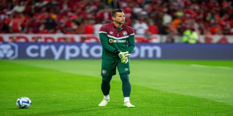 FГѓВЎbio Falha em Momento Decisivo; Torcedores se Preocupam com o Futuro do Fluminense!