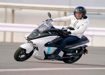 Manaus se torna polo de motos elГѓВ©tricas: Investimentos de R$698 milhГѓВµes criarГѓВЈo milhares de motos e empregos