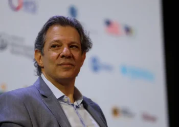 Para cumprir marco fiscal, governo suspende R$ 15 bilhГѓВµes do orГѓВ§amento