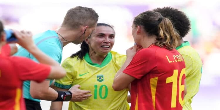 Marta ГѓВ© expulsa e Brasil perde no feminino! Confira como foi