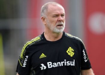 Fluminense Aposta em Mano Menezes para Fugir do Rebaixamento!