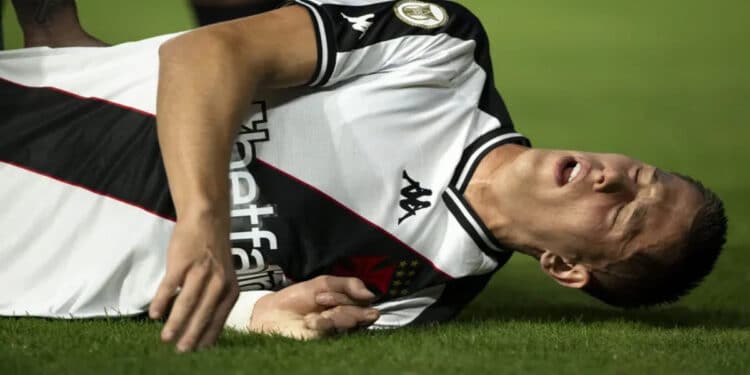 Vasco lida com PROBLEMAS! Entenda todo o caso de Estrella