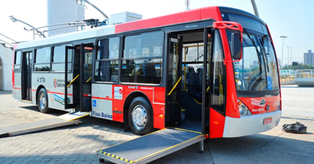 Greve dos ônibus em SP: Cidade paralisa em diversos horários com decisão sindical