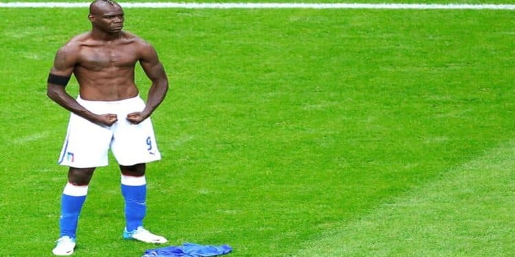 Corinthians vai contar com ajuda para contratar Balotelli! Entenda