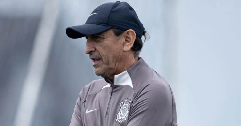 Ramón Díaz vai mexer na defesa do Corinthians! Confira a escalação