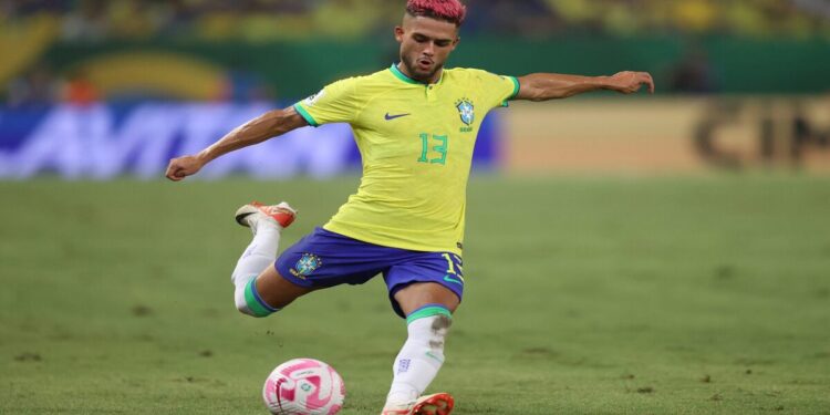 Lateral da seleГѓВ§ГѓВЈo brasileira fecha com o Dortmund! Confira