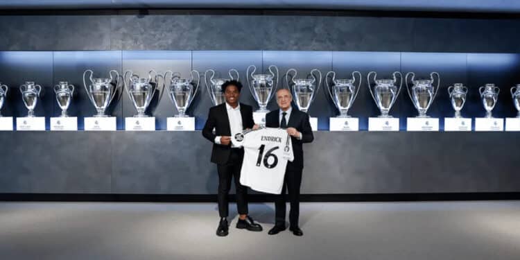Real Madrid Apresenta Endrick em EstГѓВЎdio LOTADO: "NГѓВЈo esperava tudo isso"!