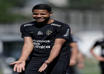 R$ 600 milhões: Wesley a Caminho do Barcelona? Confira
