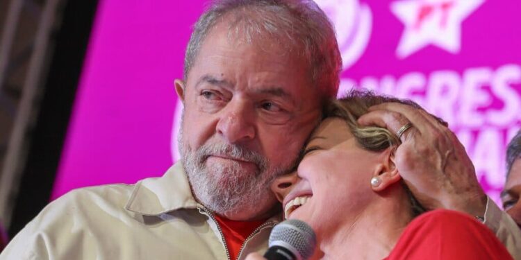 Gleisi morde e Lula assopra