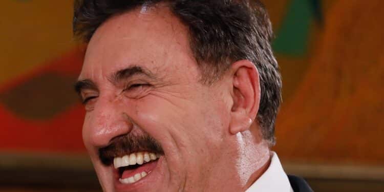 A IncrГѓВ­vel Fortuna de Ratinho: O PatrimГѓВґnio do Apresentador Que Conquistou o Brasil