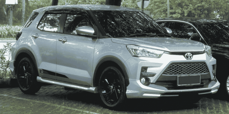 Novo Toyota por R$ 89 mil? Mini SUV popular promete fazer 28 KM/L