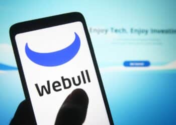 Você Comdinheiro: Webull Expande no Brasil e Inova com Conta Global