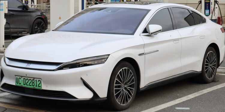 BYD e Uber Anunciam Parceria para Adicionar 100 Mil Carros ElГѓВ©tricos