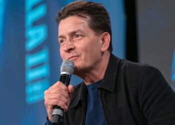 A Lição de Charlie Sheen: Como Perder e Recuperar uma Fortuna