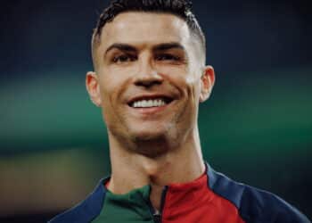Messi Tem 2,9 Bilhões, mas Cristiano Ronaldo está em OUTRO Nível de Fortuna
