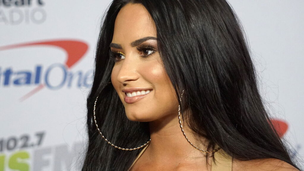 De onde vem tanto dinheiro? Demi Lovato revela os segredos de sua fortuna