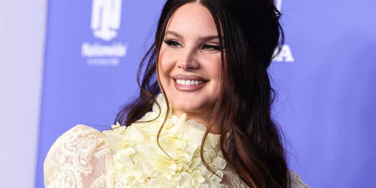 Lana Del Rey: Conheça o Patrimônio da Voz da Generosidade