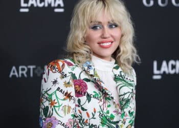Miley Cyrus: De Ícone Pop a Fortuna Milionária e Marca Incrível!