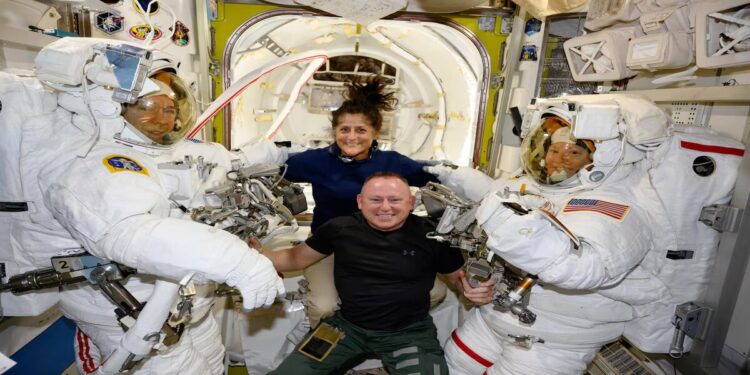 Nasa Admite Problemas e Retorno De Astronautas Para Casa Será Somente em 2025!
