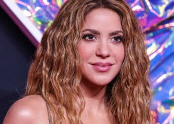 Shakira: A Trajetória Surpreendente que a Levou à Fortuna Bilionária!
