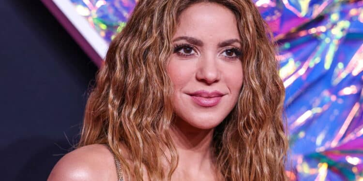 Shakira: A Trajetória Surpreendente que a Levou à Fortuna Bilionária!