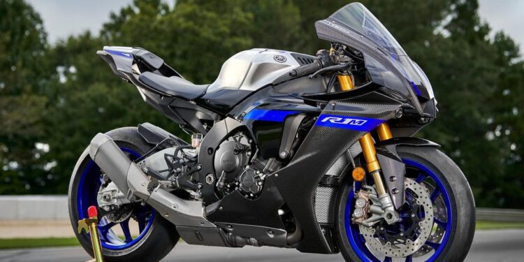 Yamaha lança moto de alta performance que promete dominar