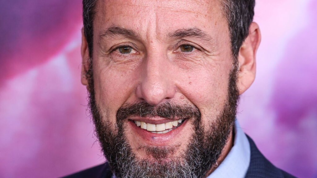 A Fortuna de Adam Sandler: Tão Engraçada Quanto Seus Filmes