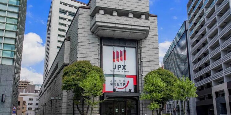 Mercado japonГѓВЄs sofre maior queda desde 1987