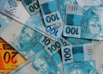 Serasa libera auxílio R$ 100 para brasileiros endividados