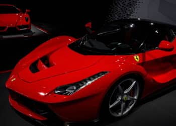 Mais que um ex-piloto da Ferrari: Carros, vida de luxo e investimentos de Felipe Massa