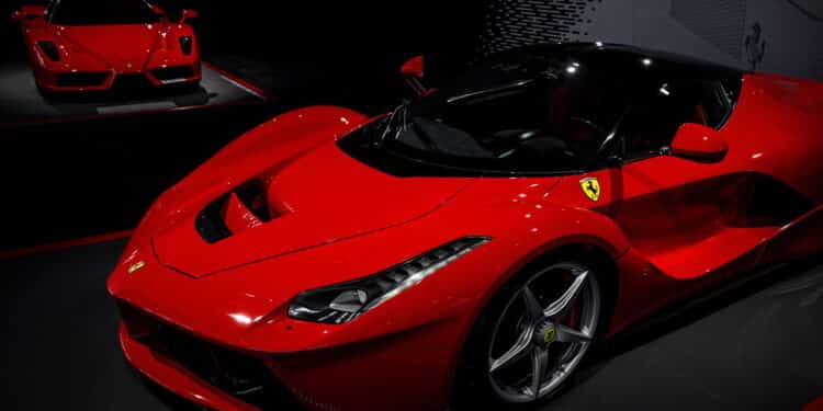 Mais que um ex-piloto da Ferrari: Carros, vida de luxo e investimentos de Felipe Massa