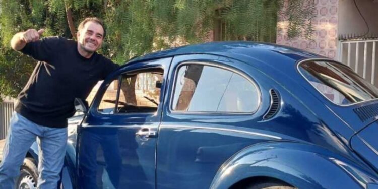 Fusca de Silvio Santos tem história do prêmio entregue há 43 anos