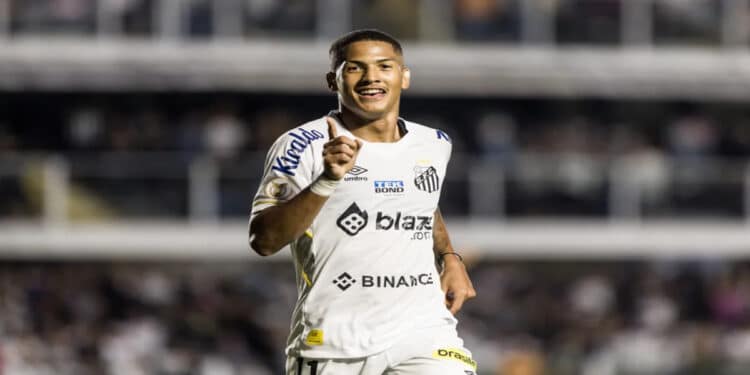 Ângelo Fora dos Planos do Chelsea: Futuro Incerto para o Jovem Atacante ex-Santos!