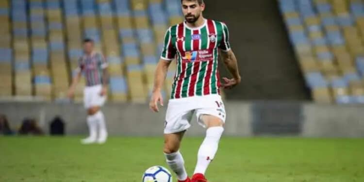 Fluminense Mira Retorno de Luan Peres para Fortalecer a Zaga!