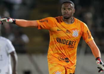 Carlos Miguel ex-Corinthians Toma Gol ANTES de 20 Segundos!