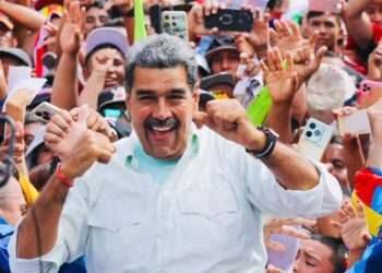Os petistas tentam justificar a farsa de Maduro