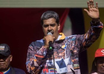Maduro distorce o conceito de fascismo para abafar (ainda mais) a oposição