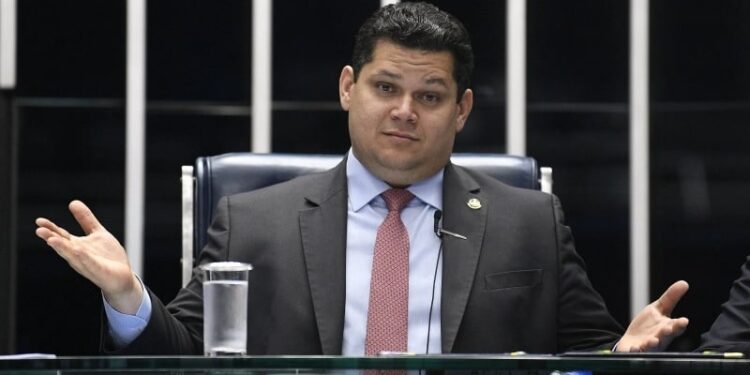 Os políticos fazem de tudo para acabar com a própria credibilidade