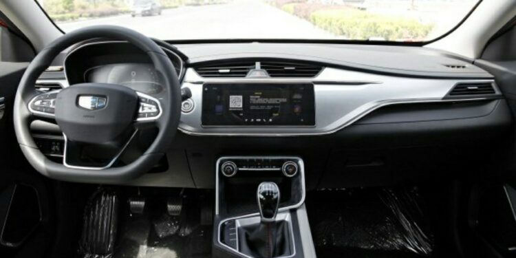 Interior de um Geely Binrui manual | Veja essa imagem em: Wikimedia Commons