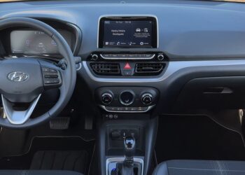 Interior Hyundai HB20 2023 | Fonte da imagem: Wikimedia Commons
