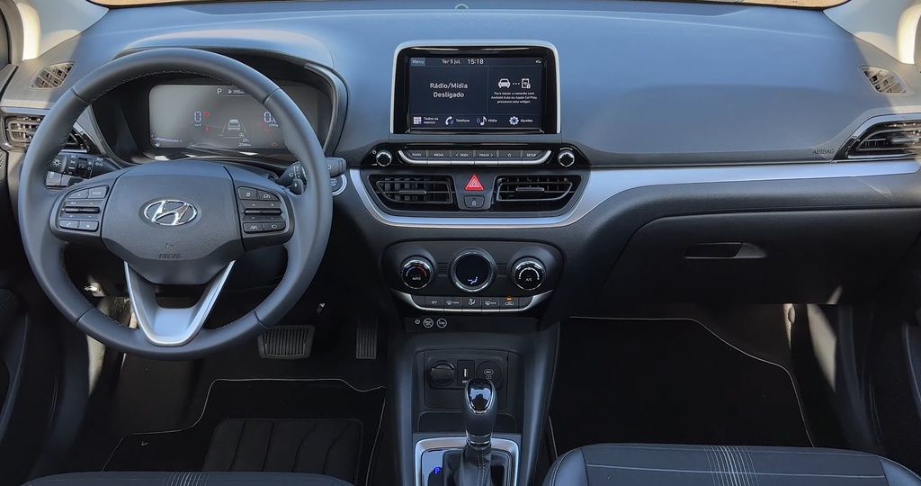 Interior Hyundai HB20 2023 | Fonte da imagem: Wikimedia Commons