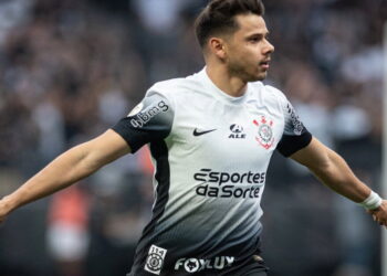 Ángel Romero abriu o placar para o Corinthians na vitória sobre o Fortaleza, por 3 a 0. Veja!
