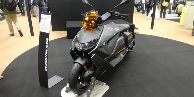 BMW Motorrad CE 04 | Veja essa imagem em: Wikimedia Commons