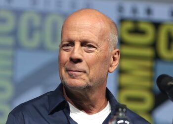 Bruce Willis: A Transformação do Ícone de Ação em um Império Bilionário!