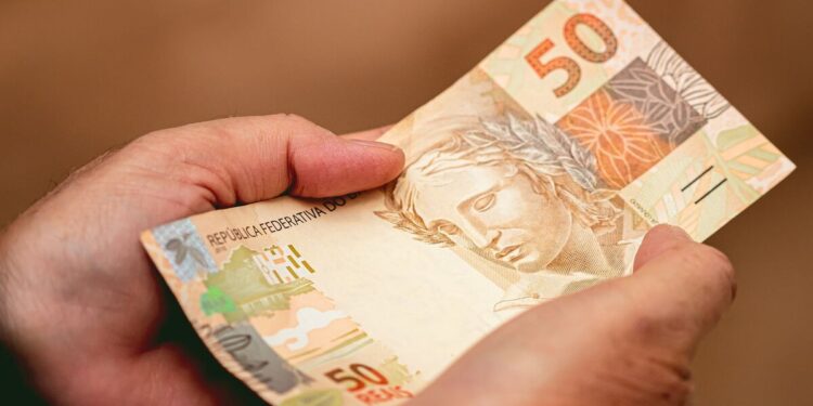 Caixa Oferece Saque Emergencial De R$ 2.260 Para Famílias Vulneráveis. Confira!
