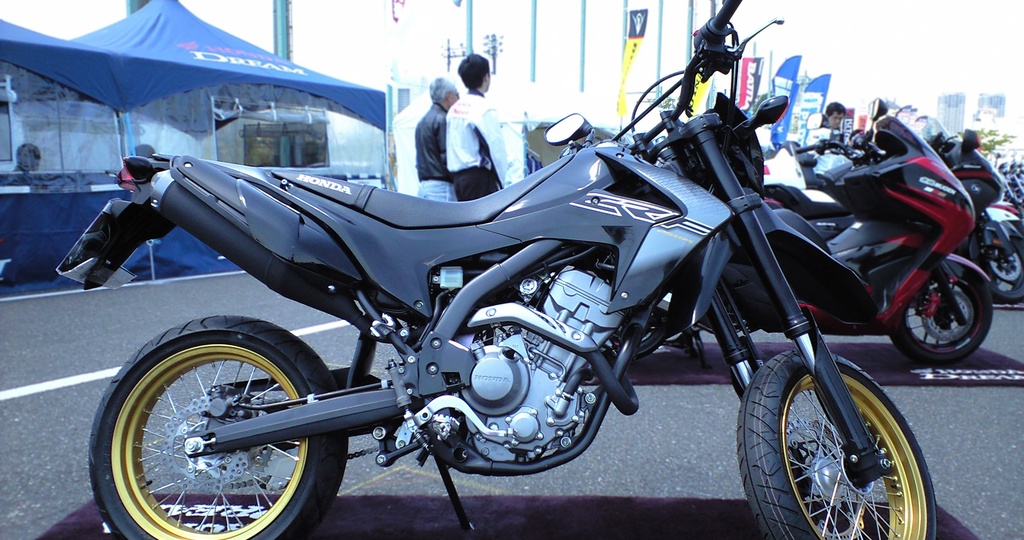 Honda CRF250m | Veja essa imagem em: Wikimedia Commons
